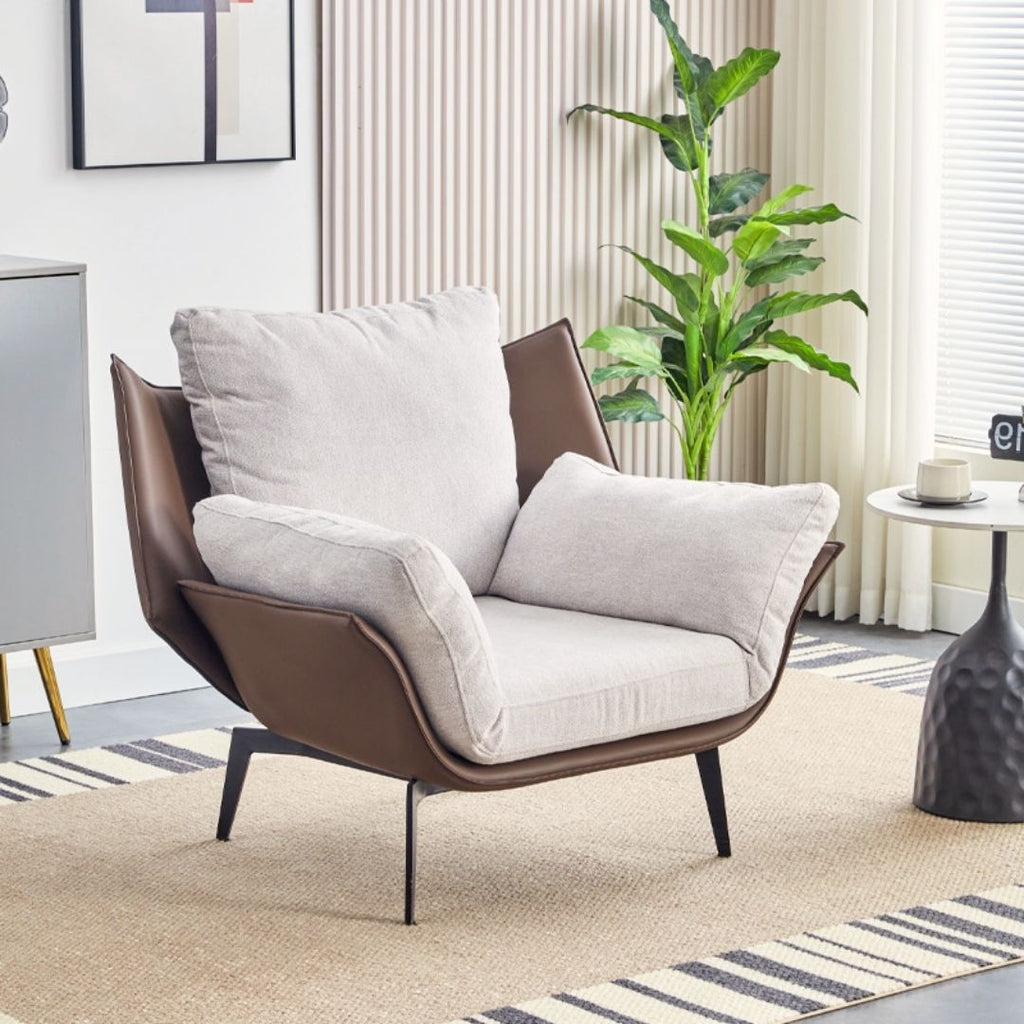 Clara - Modern designfåtölj i två material